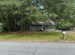 9061 Homewood Dr, Riverdale, GA
