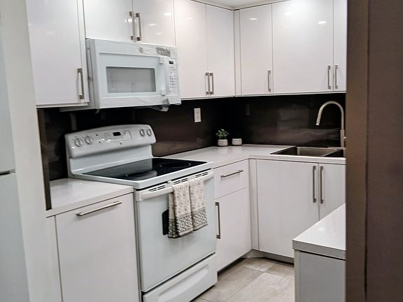 2nd image of 6463 La Costa Dr APT 301
