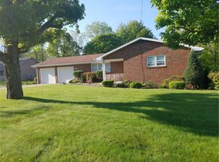 296 Holyoke Rd, Butler, PA 16001