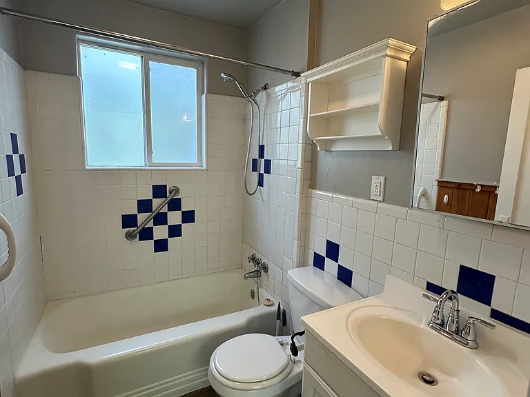708 G St #2A — Photo 6