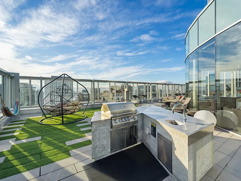 Arc_amenity_rooftop grill station