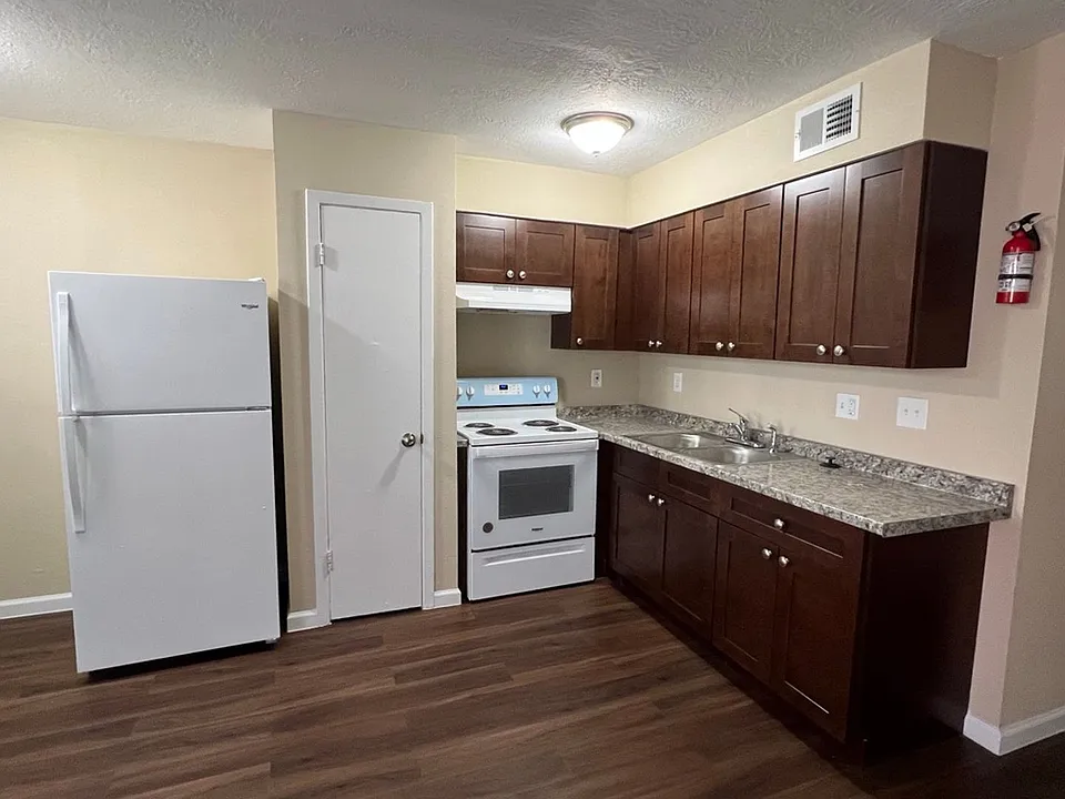 Main Plaza Apartments