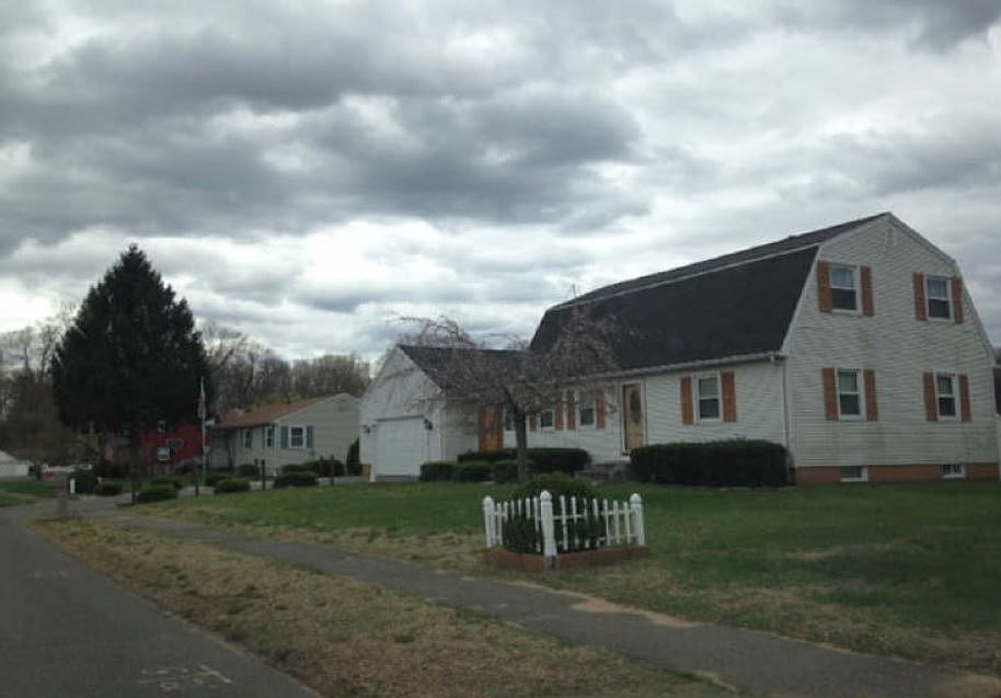 2nd image of 46 Rosie Ln