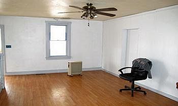 4th image of 428 Valley St