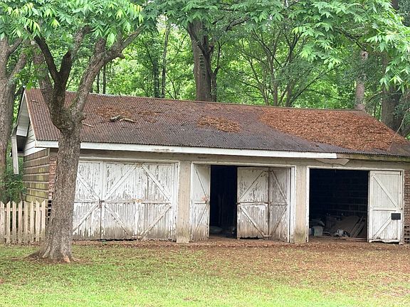 2nd image of 1911 Allen Ln