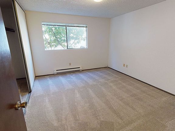 4th image of 10725 Greenwood Ave N #102