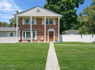 5 Fox Road, Middle Island, NY 11953