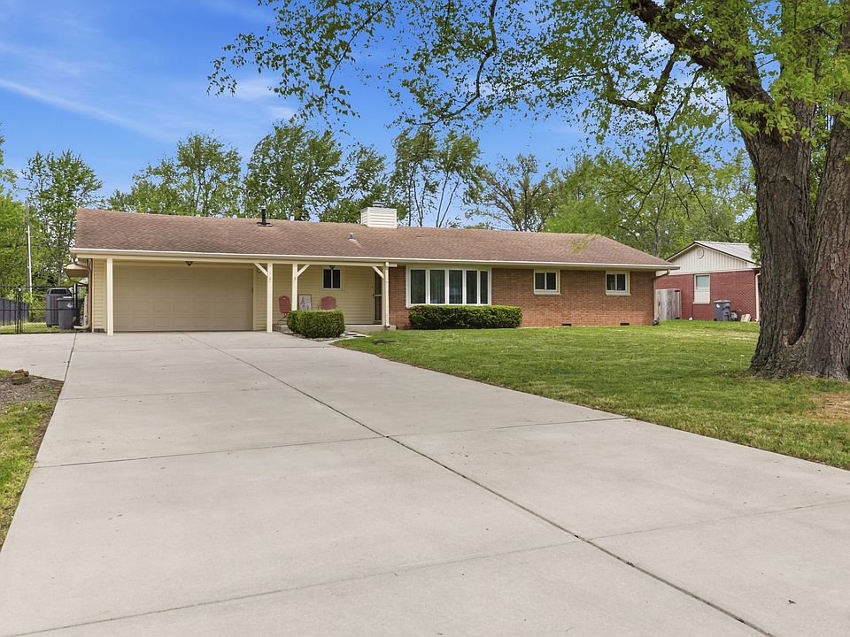 1st image of 636 Clossey Dr