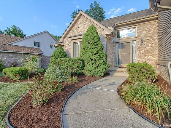 4th image of 18978 Glengarry Dr
