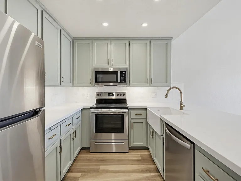 270 Dahlia Ave #9-1 — Photo 2