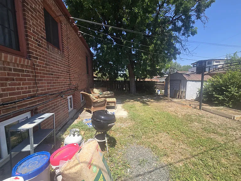 1630 Perry St #B — Photo 16