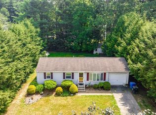 23 Saffron Cir, Springfield, MA 01129