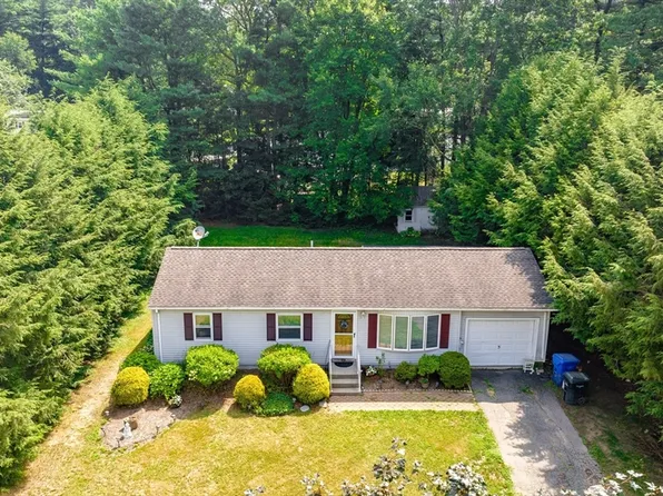 23 Saffron Cir, Springfield, MA 01129