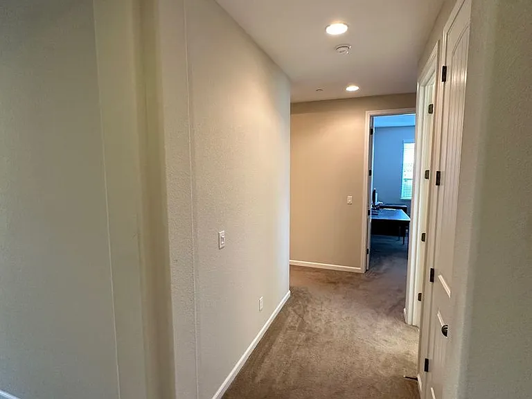 3251 Tinker Creek Way — Photo 3