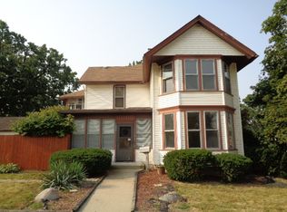 303 E 9th St, Lockport, IL 60441