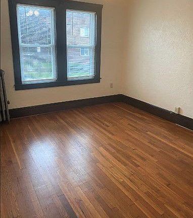 4th image of 1 Vine Ave #1