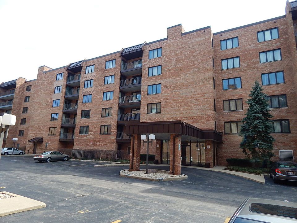 1st image of 905 Center St Unit 305