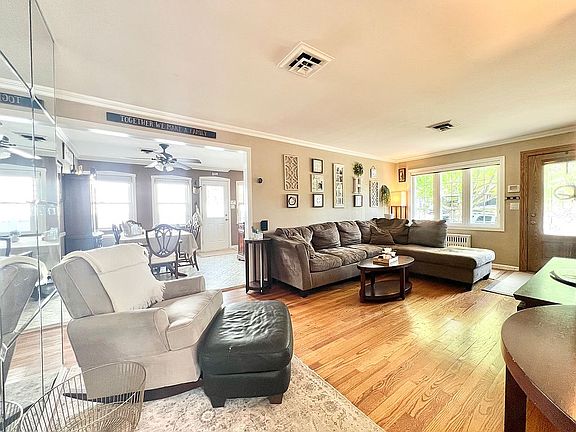 5th image of 55 Sturges St