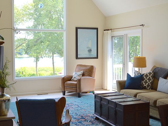 Main living - Slider to deck