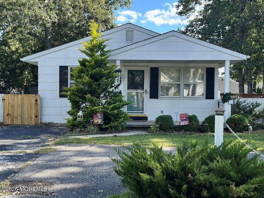 3 bed, 1080 sqft, $2,895 — Photo 1