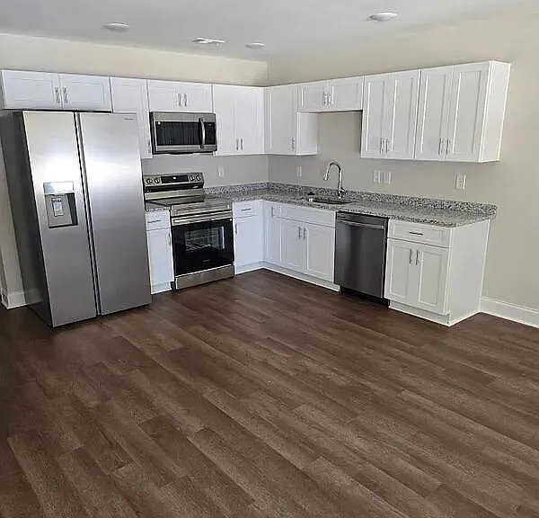 302 Hawaii Ave #B — Photo 8