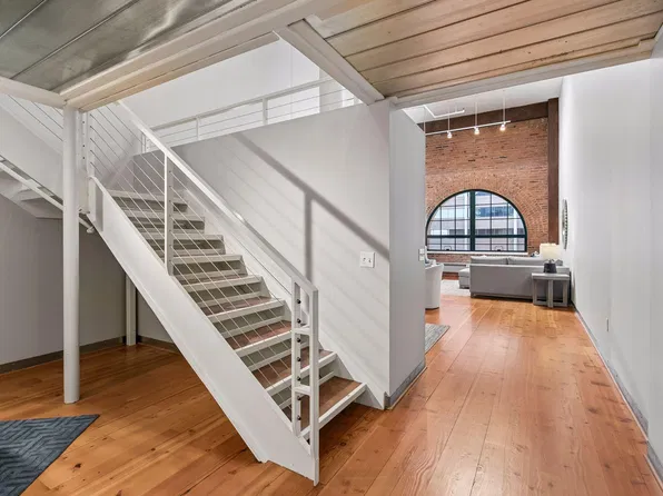 250 Park Ave Unit 705, Minneapolis, MN 55415