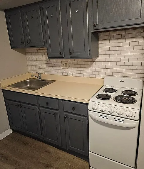 615 E Main St #D3 — Photo 28