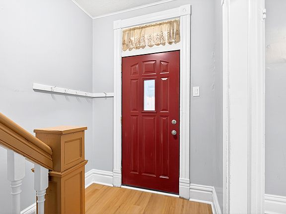 5th image of 410 Kendall St
