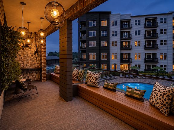 5th image of 6311 The Lakes Dr #1-126