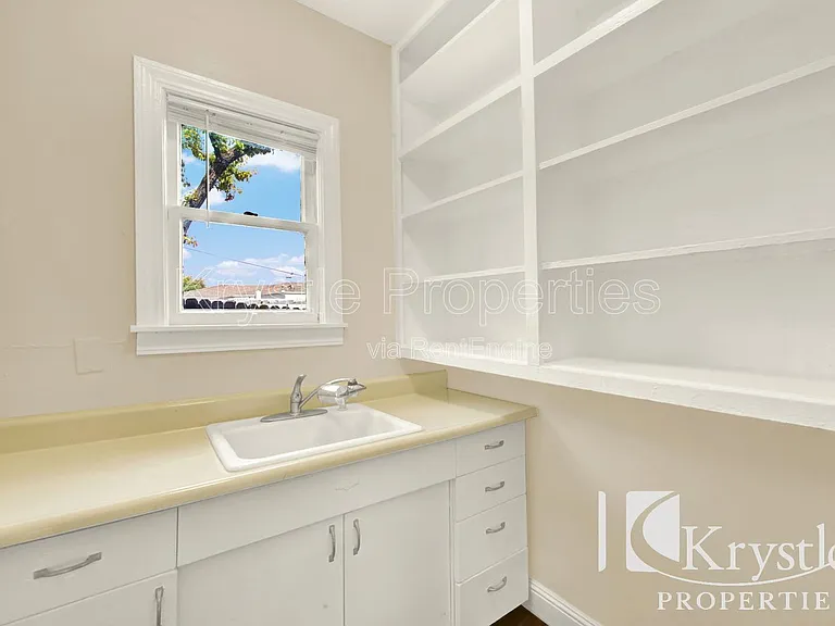 709 Carolina St — Photo 12
