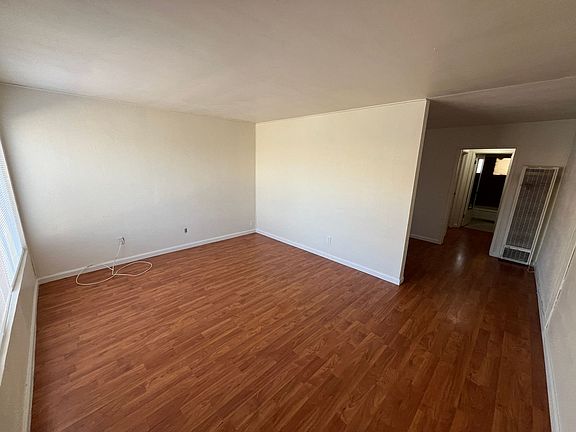 3rd image of 405-425 W Westfield Ave #405