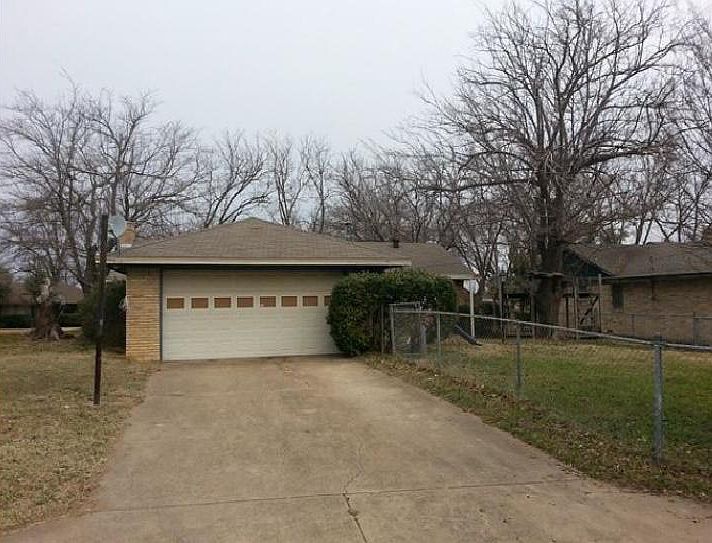 2nd image of 216 Meadowcreek Dr