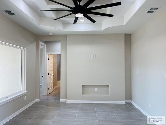 4th image of 475 Santiago St