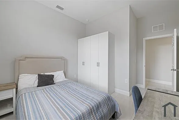 674 Windermere Dr — Photo 12