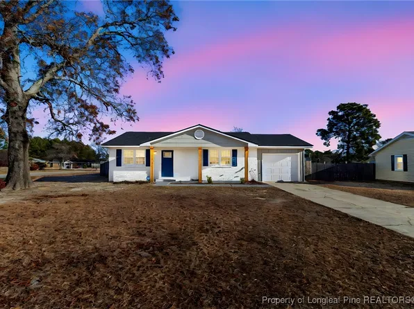 6218 Thornwood Dr, Hope Mills, NC 28348