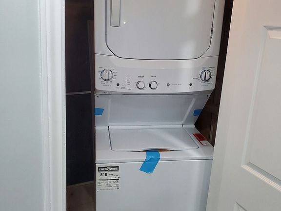 2nd image of 43 Eastview Gate