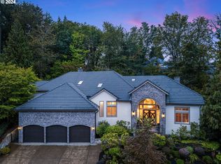 7030 SW Foxfield Ct, Portland, OR 97225