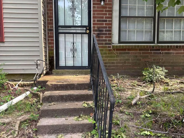 5263 Flowering Peach Dr, Memphis, TN 38115