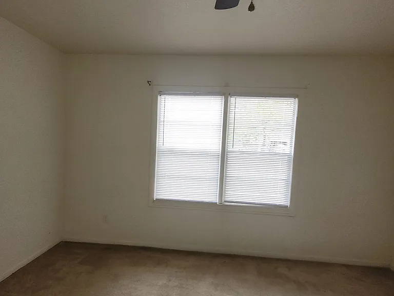 404 S 2nd St #3 — Photo 13