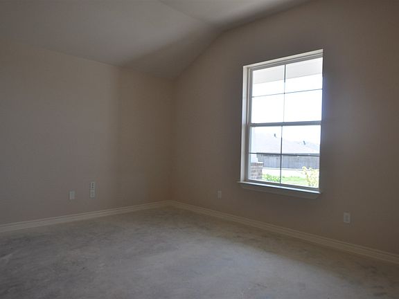 3rd image of 304 Myra Lynn Ln