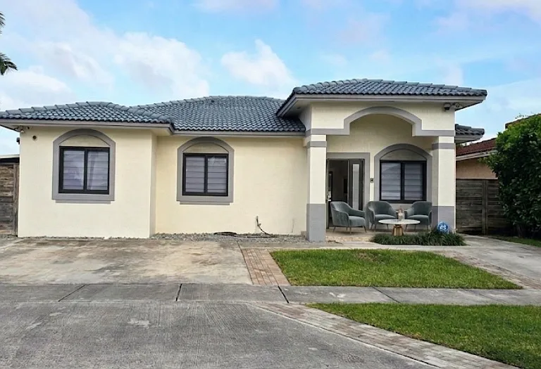 21203 SW 124th Pl — Photo 1