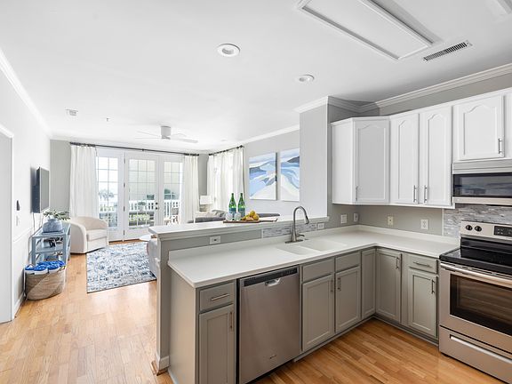 4th image of 106 Arctic Ave #1C