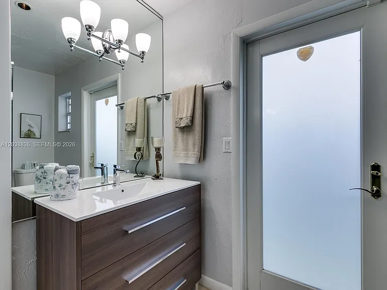1540 Arthur St — Photo 18