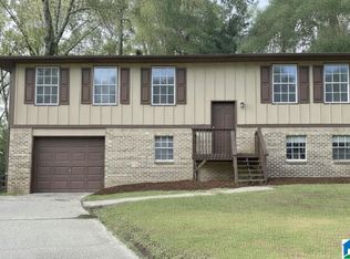 2212 Gaylewood Dr, Bessemer, AL 35022