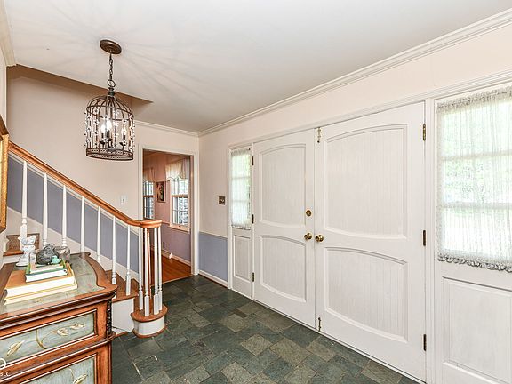 2nd image of 7138 Moorgate Rd