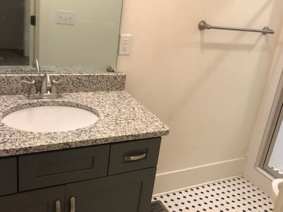4th image of 1019 Queen City Ave