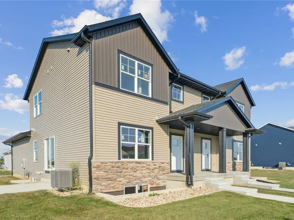 2398 Bluegrass St, Marion, IA 52302