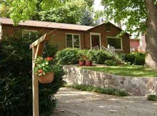 2678 Kimberley Rd, Ann Arbor, MI 48104