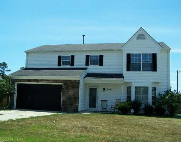 1st image of 900 Doewood Ln