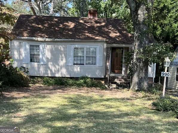 990 Finley Dr, Forest Park, GA 30297